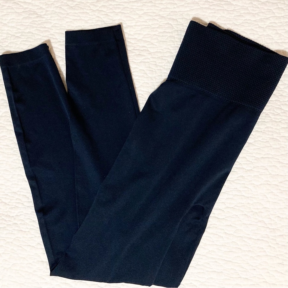 Sofra Navy Textured Leggings | Plus Size | Like New condition - Picture 2 of 7